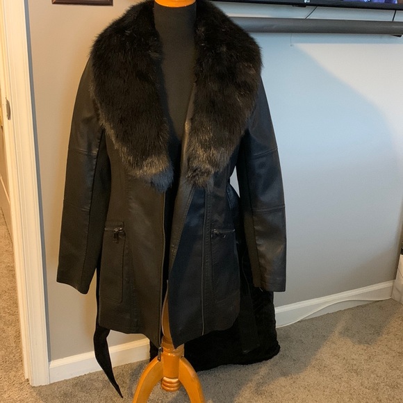 Black Leather Coat w/Removal Faux Fur Collar NEW - Picture 3 of 13
